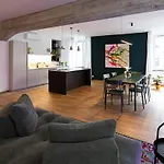 Casa G: Design Apartment